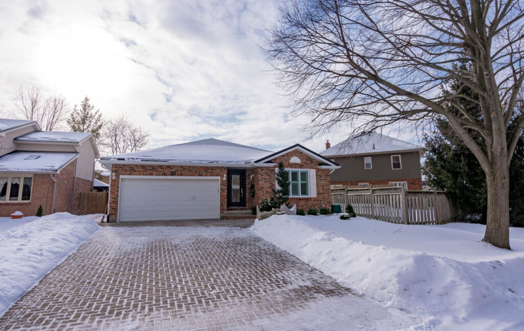 38 Chalfont Crescent