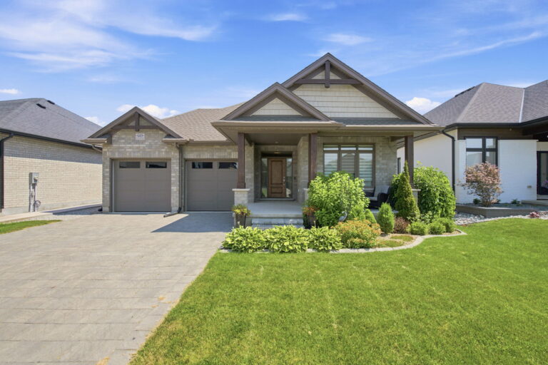 149 Collins Way, Strathroy - $799,900
